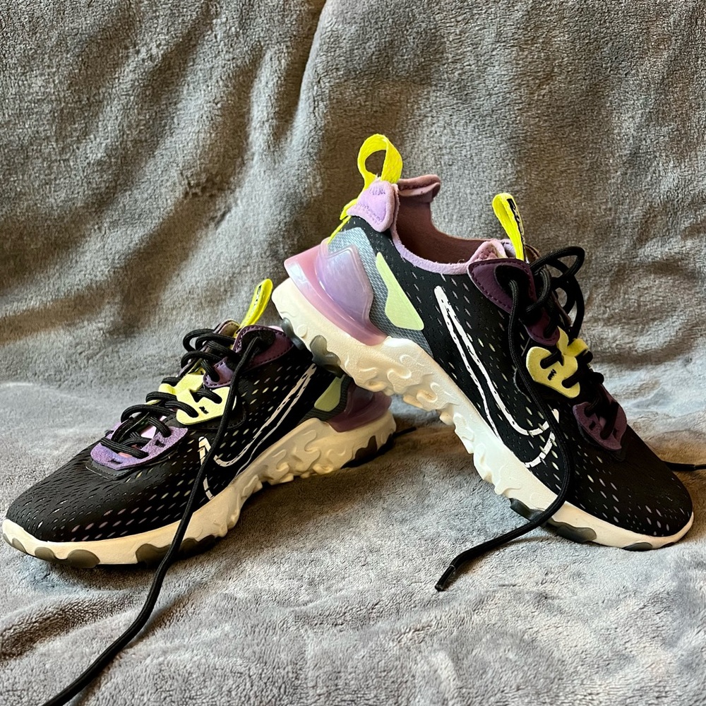 Nike DIMSIX React Vision